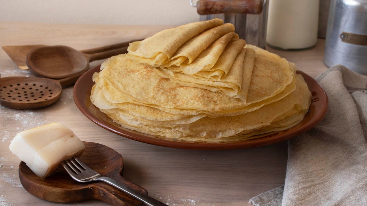 Filloas de leche. COCINA GALLEGA