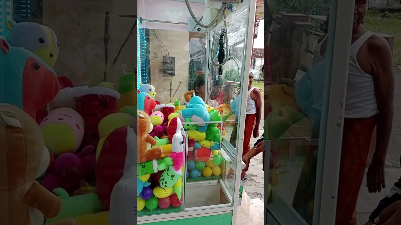 Serunya main mesin Capit
