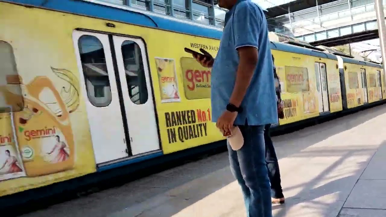 Andheri station western line Mumbai local #travelwithakhtar 