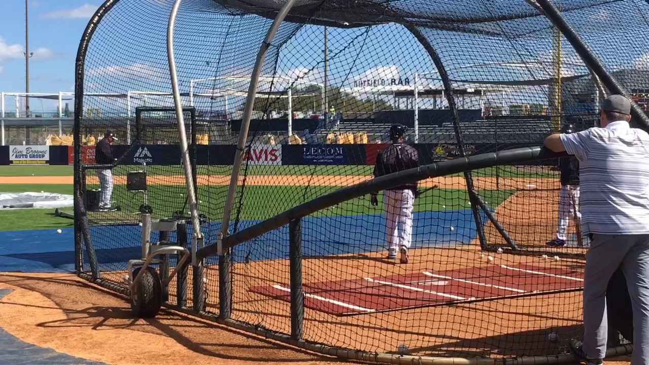 Yankees' Gleyber Torres, Jorge Mateo take BP