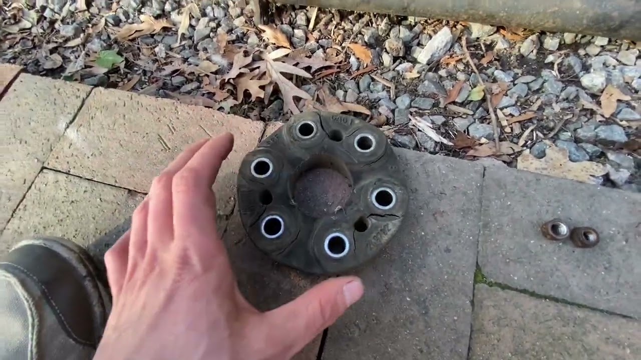 (DIY) Rear Flex Disc Replacement - 1997 Land Rover Discovery (Manual) + Next ROVER SNEAK PEAK!