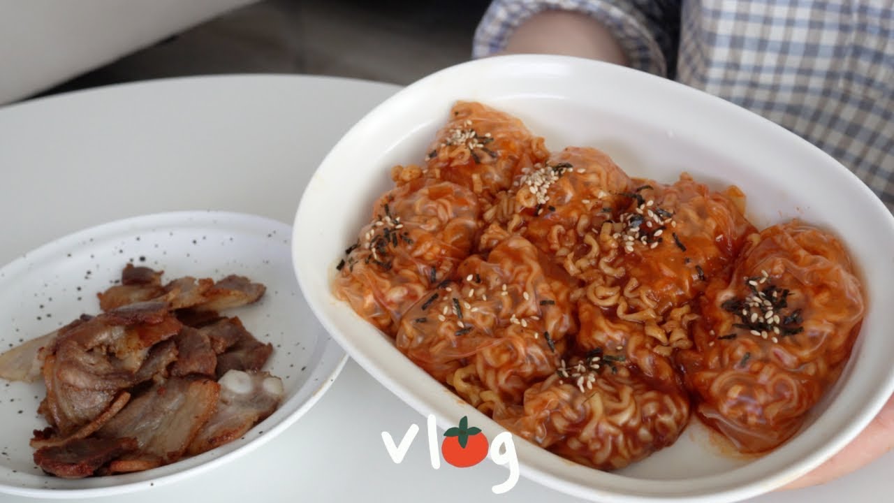 ENG) 일찍 일어난 새가 많이 먹는다 / 먹방에 일상 한 티스푼 / 1인가구 집밥 / 불닭쌈,치킨커리+난,짬뽕밥,타꼬야끼 / 성심당