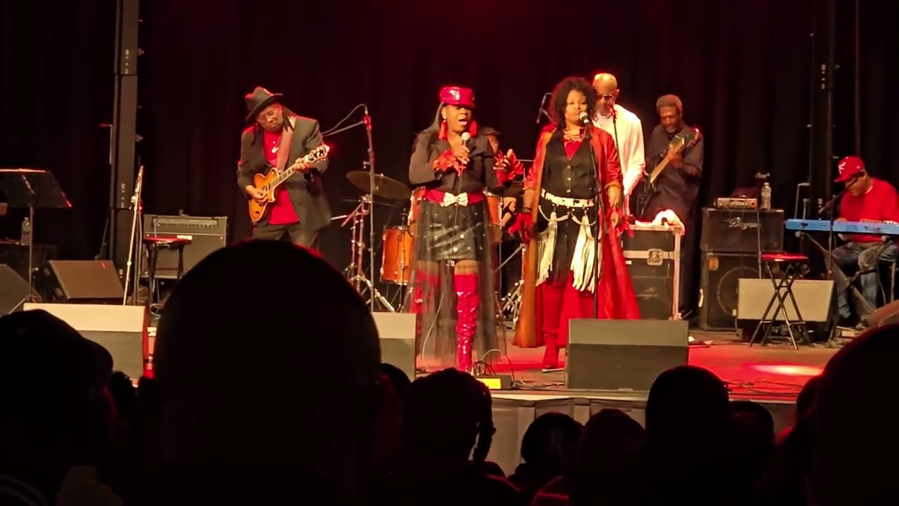 Rose Royce Revue - Love Don't Live Here Anymore