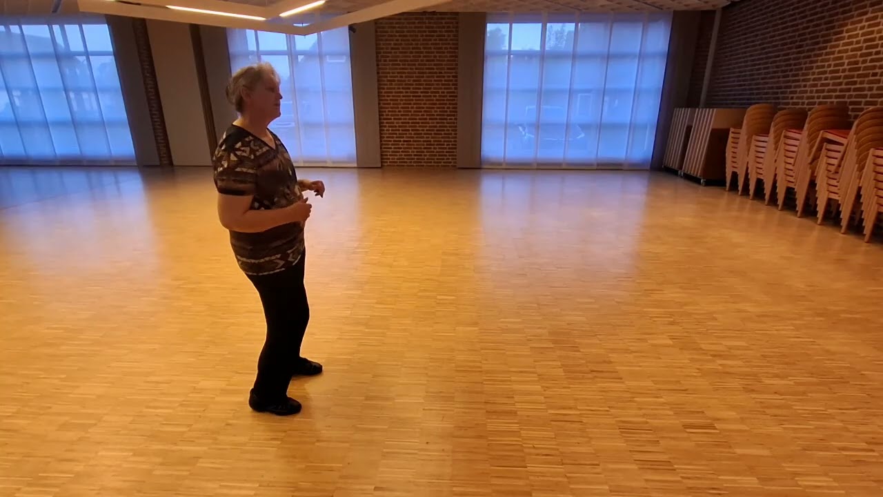Queen Of Hearts, 64 Count, 2 Wall, Improver Linedance,
