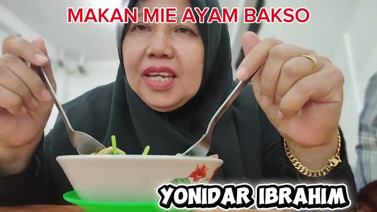 MAKAN MIE AYAM  BAKSO BERDUA AJA DENGAN PAK SUAMI