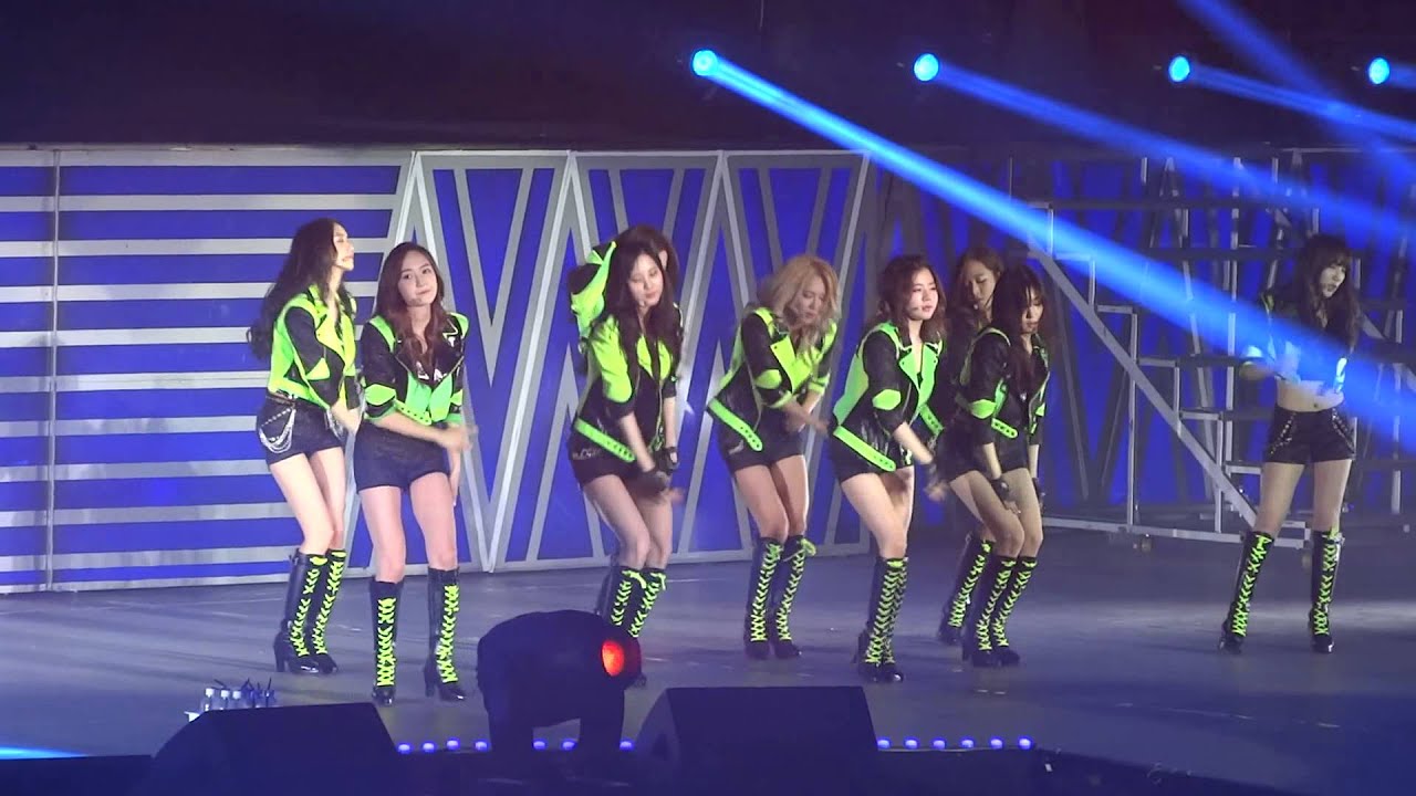 140215 SNSD 少女時代 Girls & Peace Tour in Macau Mr.Taxi