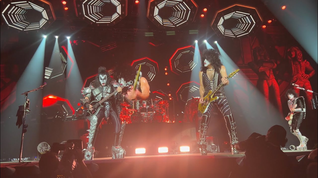 Kiss - Lick It Up - (Live Berlin 2023) 4K