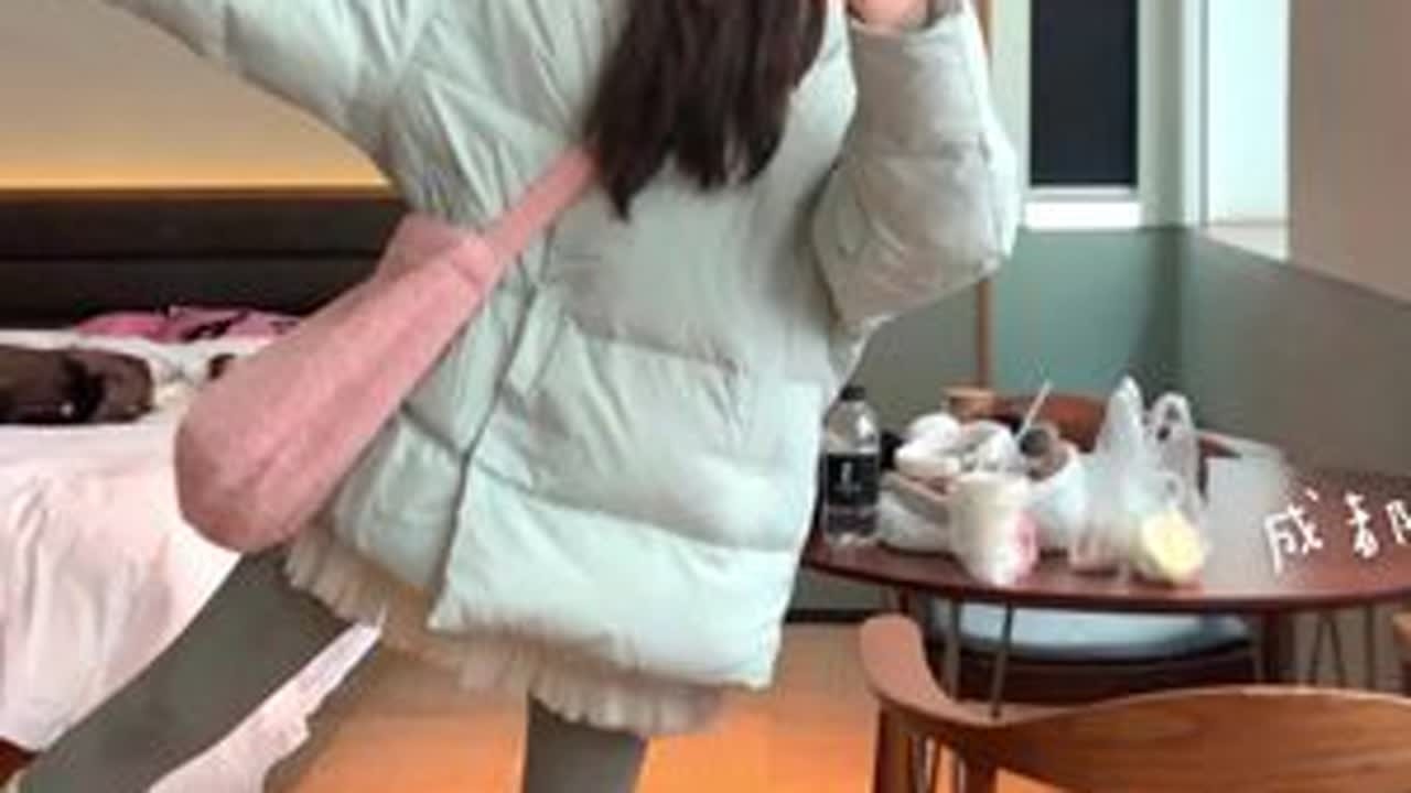 成都vlog🎠做个快乐的成年人～hahahhahha这是我年前的小日常啦2025我要多多记录生活！和朋友一起疯 一起微醺🍻#生活碎片记录 #日常vlog #分享生活 #韩系穿搭 #今天穿什么