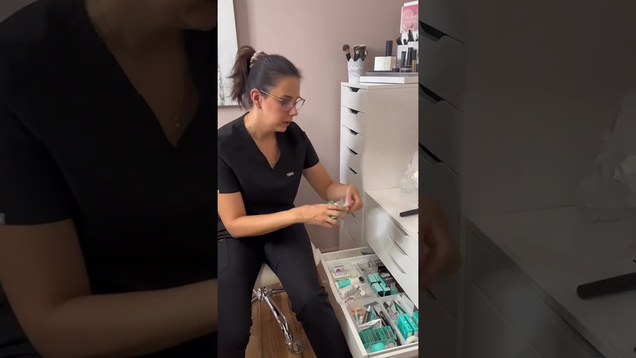 Permanent Makeup Artist 