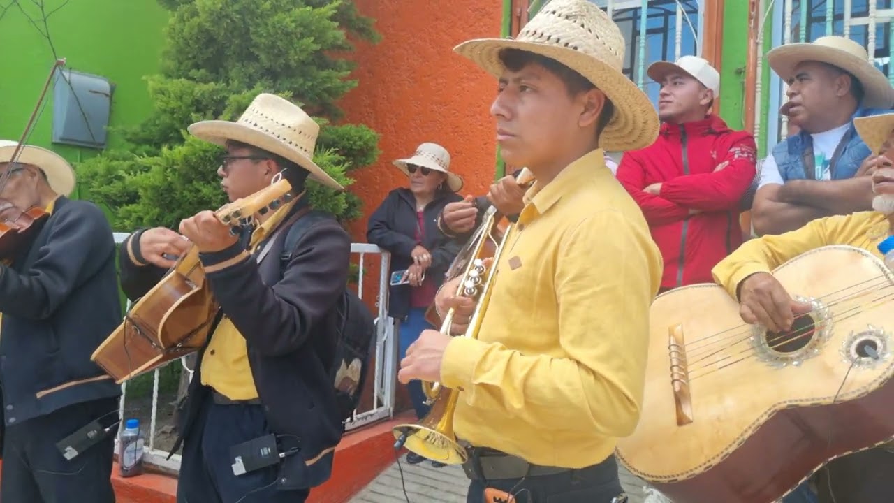 Música y baile en las calles de Chalcatongo de Hidalgo, Oaxaca 2025