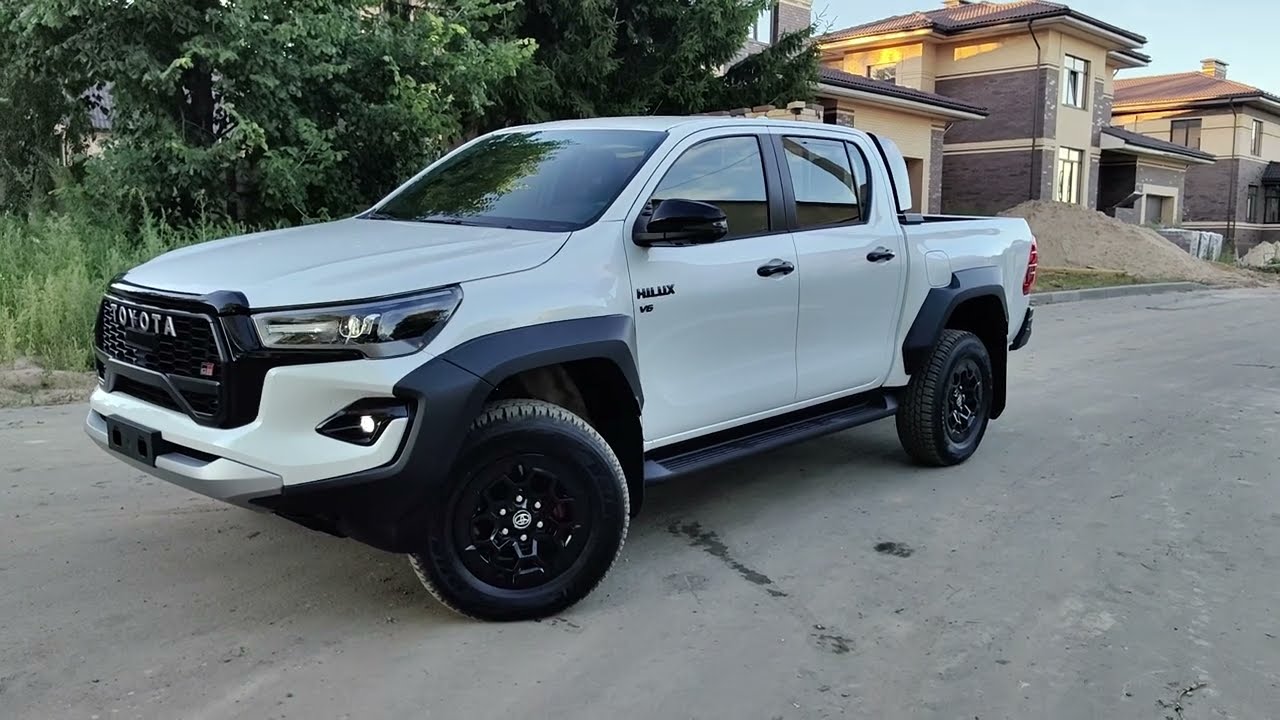 В продаже новый Toyota Hilux 2024 4.0 v6