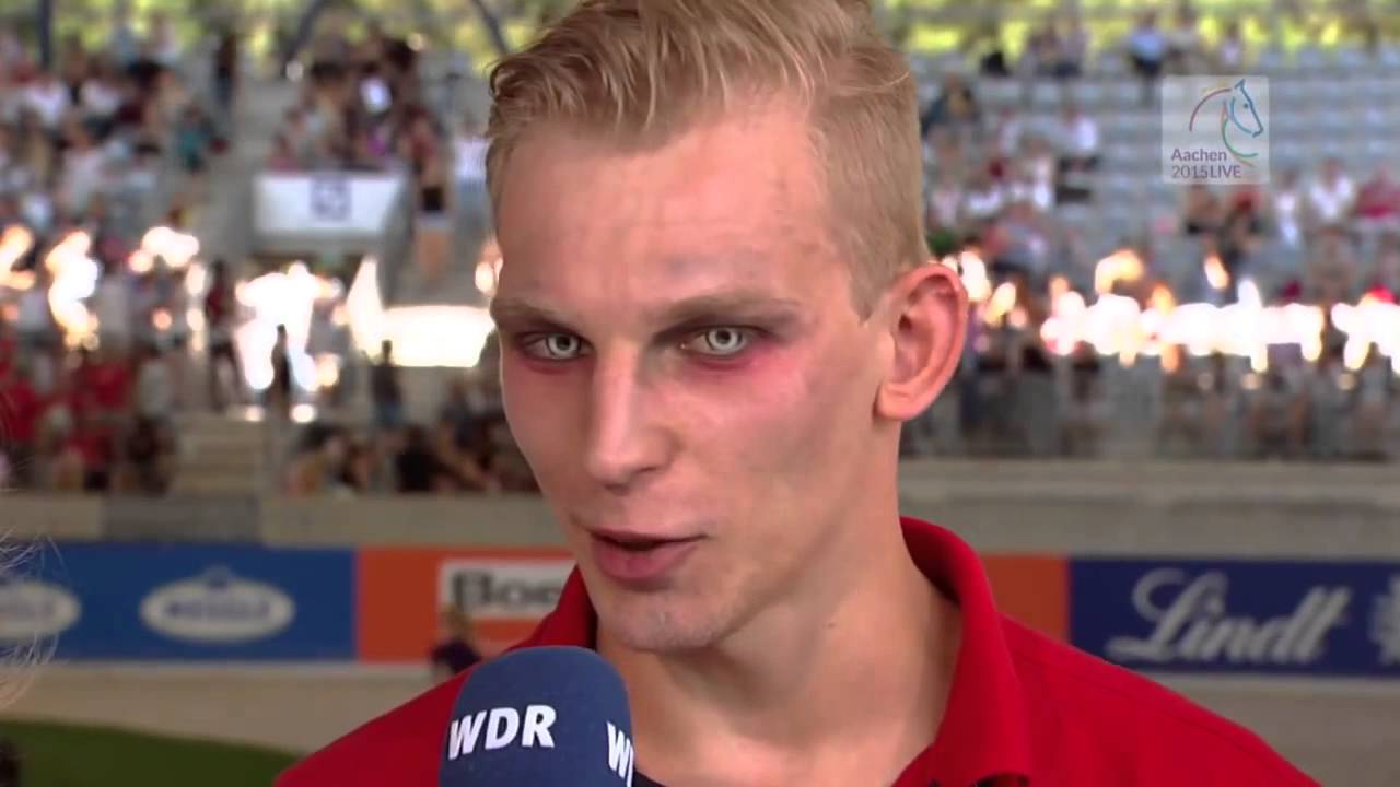 Twilight in Aachen: Vampir Voltigierpaar gewinnt Silber | Sportschau