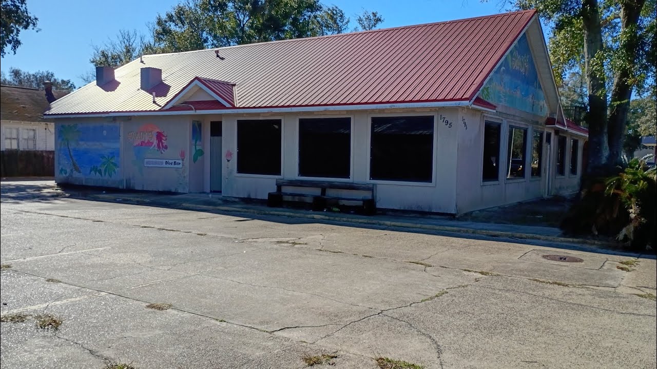 ABANDONED MERMAID DIVE BAR! Biloxi, Mississippi