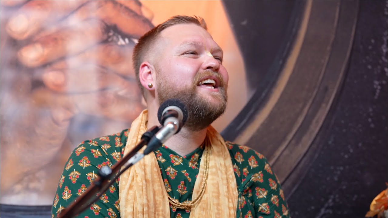 Amazing Kirtan by Amala Harinam