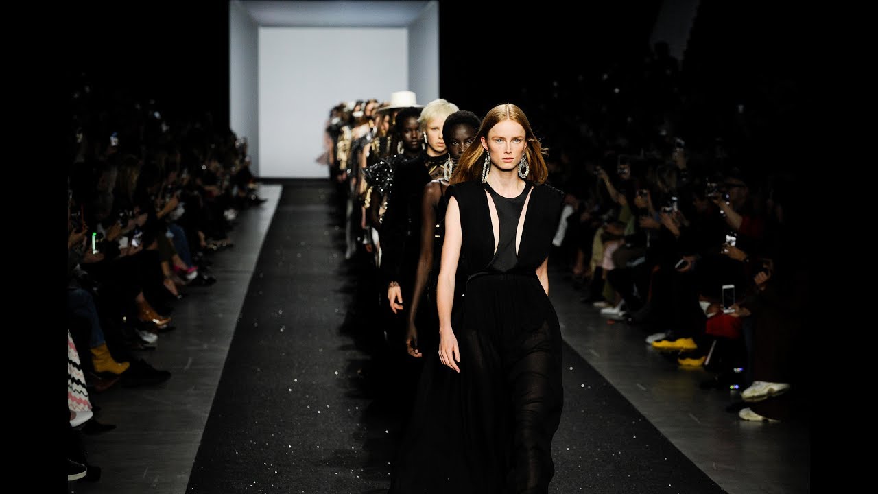 Alberta Ferretti Fall Winter 2019-20 Fashion Show