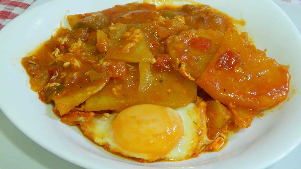 Patatas a la cazuela con huevos una receta muy fácil y muy sabrosa