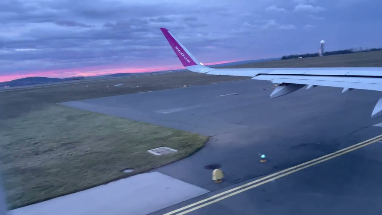 Airbus A321 | Wizz Air | Take off from Vienna (VIE)