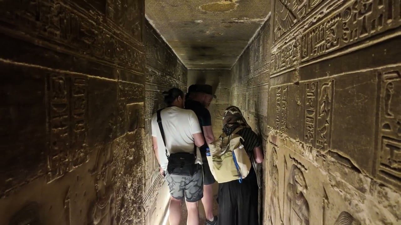 The Dendera lightbulbs