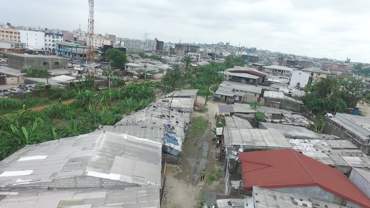 Vue du Terrain et Quartier Soboum Douala cameroun