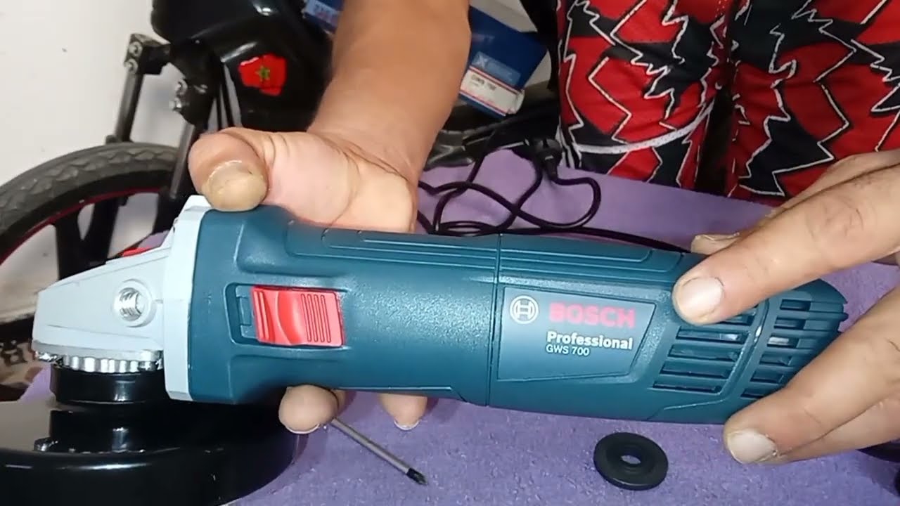 Bosch professional gws 700 _ unboxing & review meuleuse Bosch _ test angle grinder gws 700