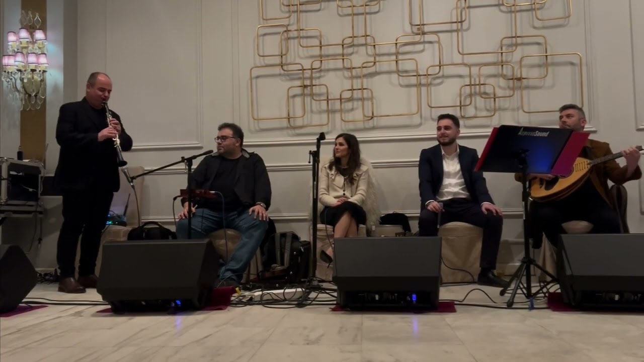 ΑΡΚΑΔΟΠΟΥΛΟΣ - ΜΠΛΕΤΣΑΣ《ΜΗΝ ΜΕ ΜΑΛΩΝΕΙΣ ΑΔΕΡΦΕ》