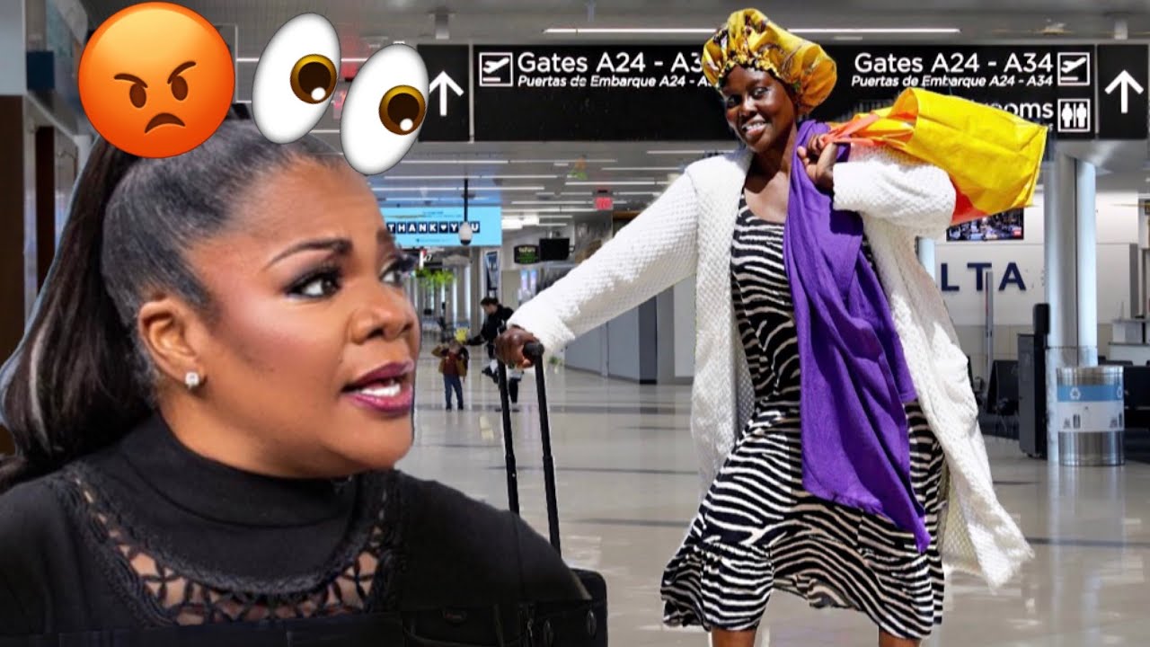🗣MO'NIQUE DROPS A PSA ABOUT BONNETS,👒 PAJAMAS,👚 SLIPPERS 🩴& BLANKETS 👀 IN THE AIRPORT! ✈️| FDV