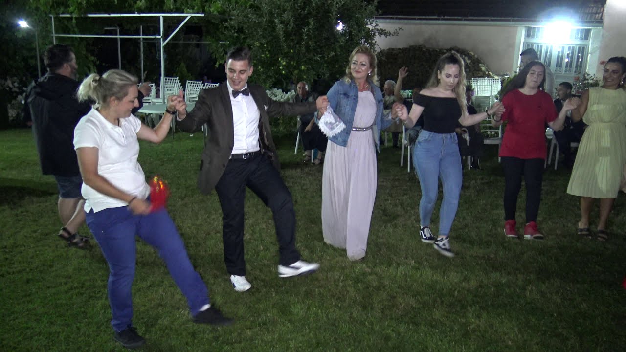 Vallja shqiptare e Gajdes 2  Albanian Dance