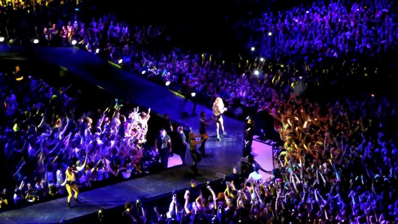 LADY GAGA - Telephone - Vienna Wien 18.8.2012 - BORN THIS WAY BALL