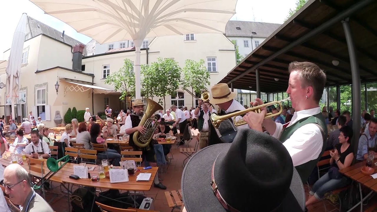 Blasmusik in Kloster Andechs bei Friseurwallfahrt 2015