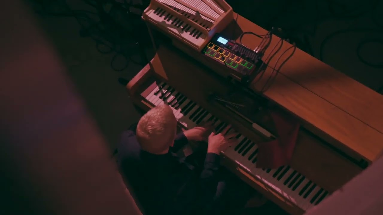 Joona Toivanen Trio: Elevator Music (LIVE)