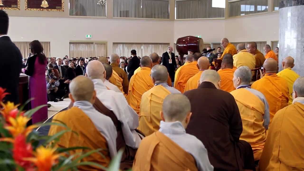 Dalai Lama visits Quang Minh Temple 2011