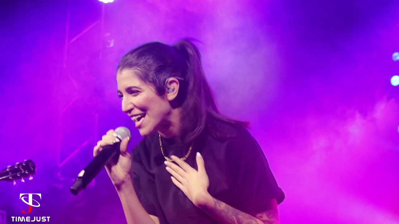 Bely Basarte emociona en el teatro Joy Eslava con 'Mariposas'