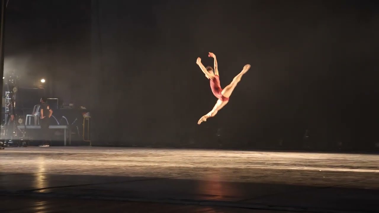 Bailarino Gabriel Moraes - Ensaio e apresentação no maior festival de dança do mundo