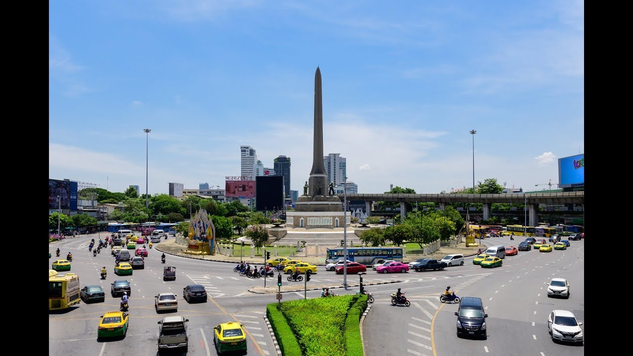 [4K] Walking from BTS station to Victory Monument the busiest roundabout in Bangkok