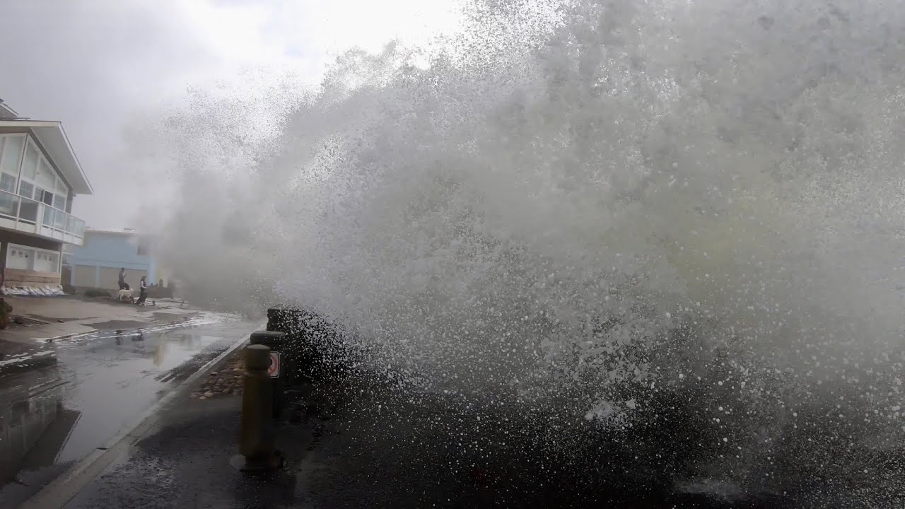 HUGE waves damage homes Pacifica pier CLOSED