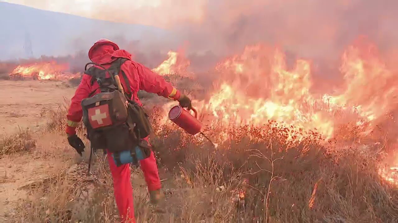 Inmate fire crews battle Hughes Fire: RAW