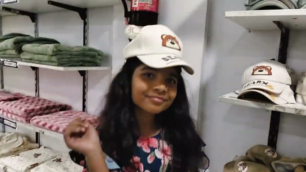 Aaj Mai Aur Bhaiya gye the shoppong ke liye Mummy Aur papa ke Sath #minivlog #blog #cute