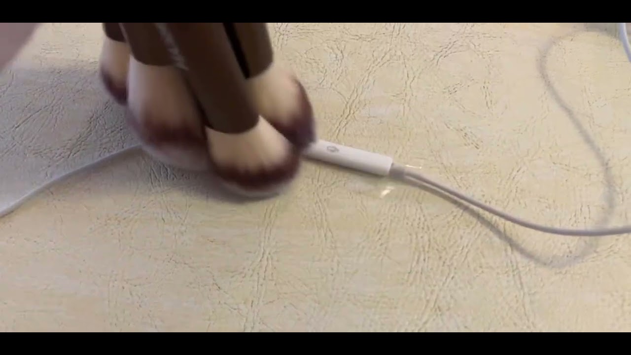 ASMR- Makeup brushes