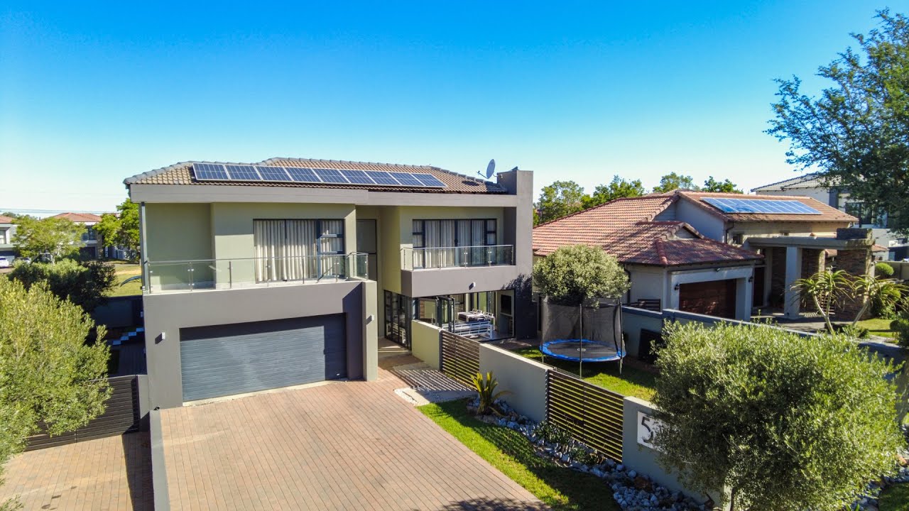 Gorgeous 4 Bedroom Home in La Como lifestyle estate