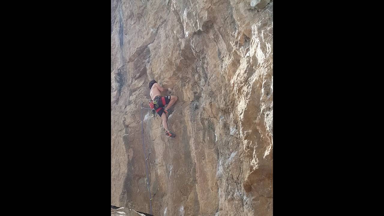 Storm warning 7c+ onsight putting the clips in at brean down
