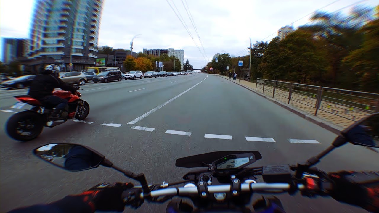 Yamaha MT-09 vs Ducati Streetfighter v4s | CRAZY TRAFFIC RIDE | Akrapovic + Quickshifter Kyiv, Ua