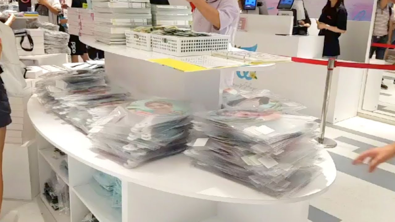 트와이스 (TWICE) Summer Pop-Up Store 