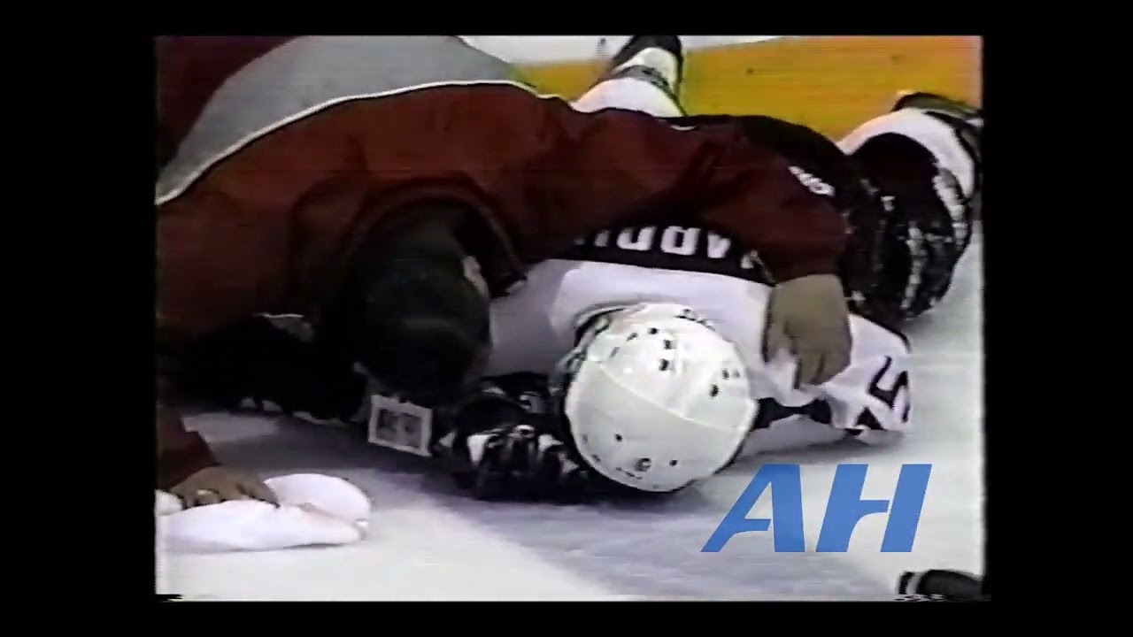 OHL WHL QMJHL Memorial Cup May 18, 1993 Dean McAmmond,SC v Mike Harding,PET (elbow) Swift Current Br