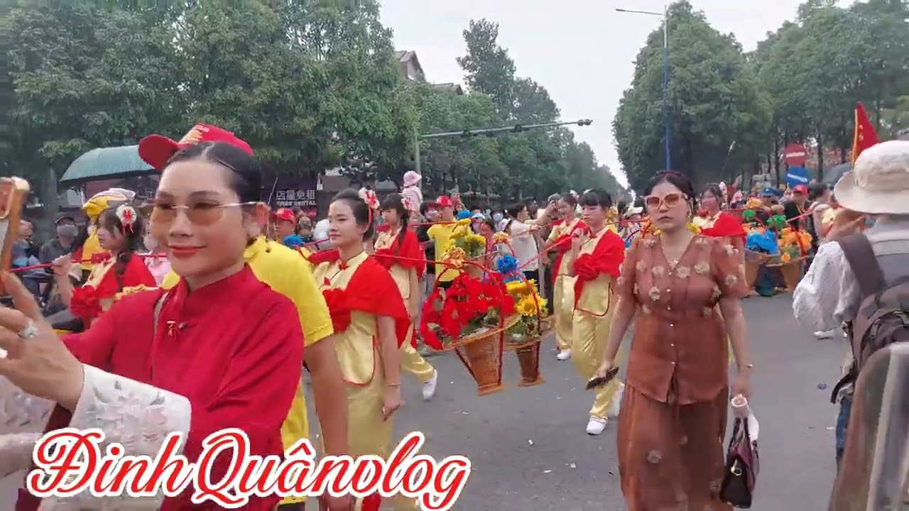 Hàng ngàn du khách đón mẹ Thiên Hậu tại Miểu bà Thiên Hậu Bình Dương ngày 9/1