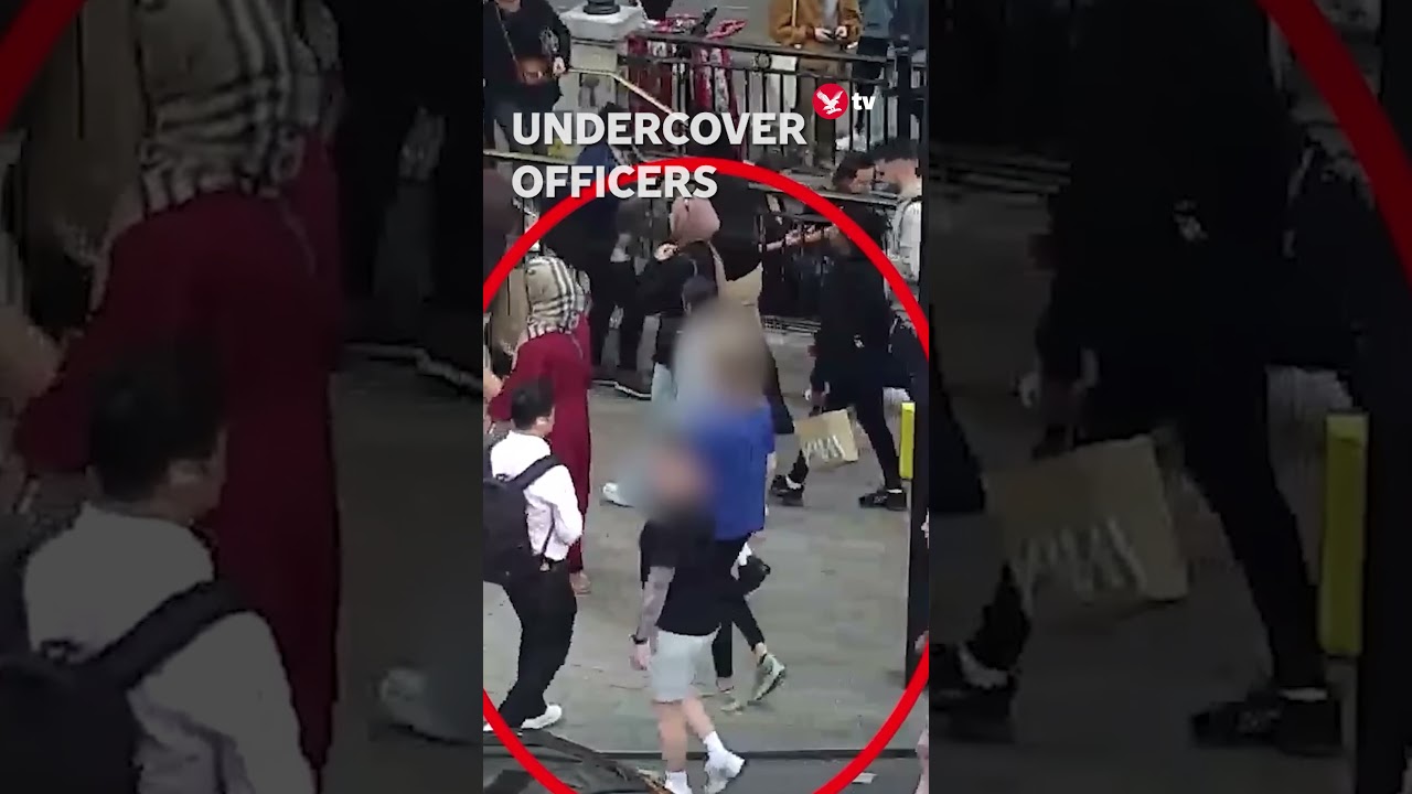 Undercover police floor London phone snatcher mid-theft