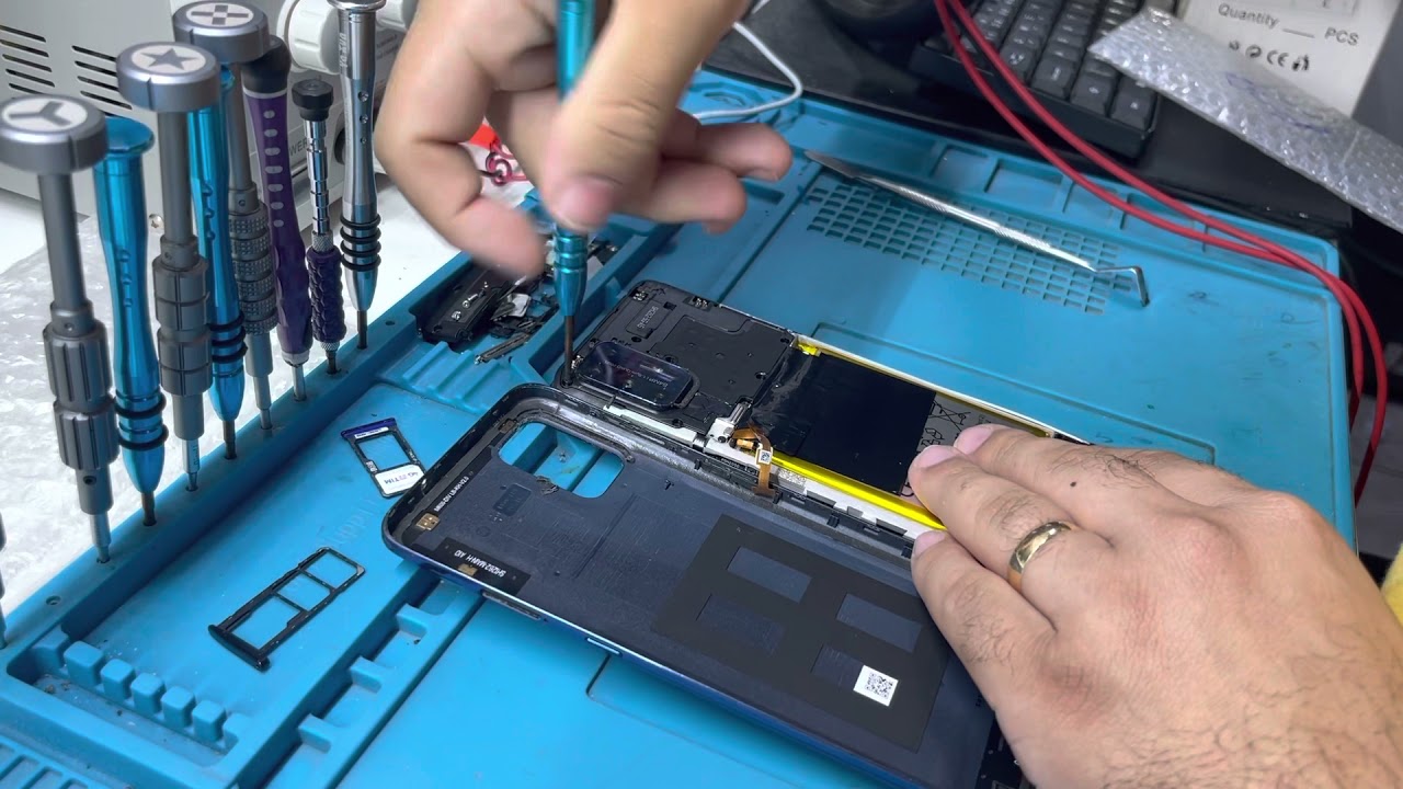 Como abrir e desmontar o Moto G9 plus