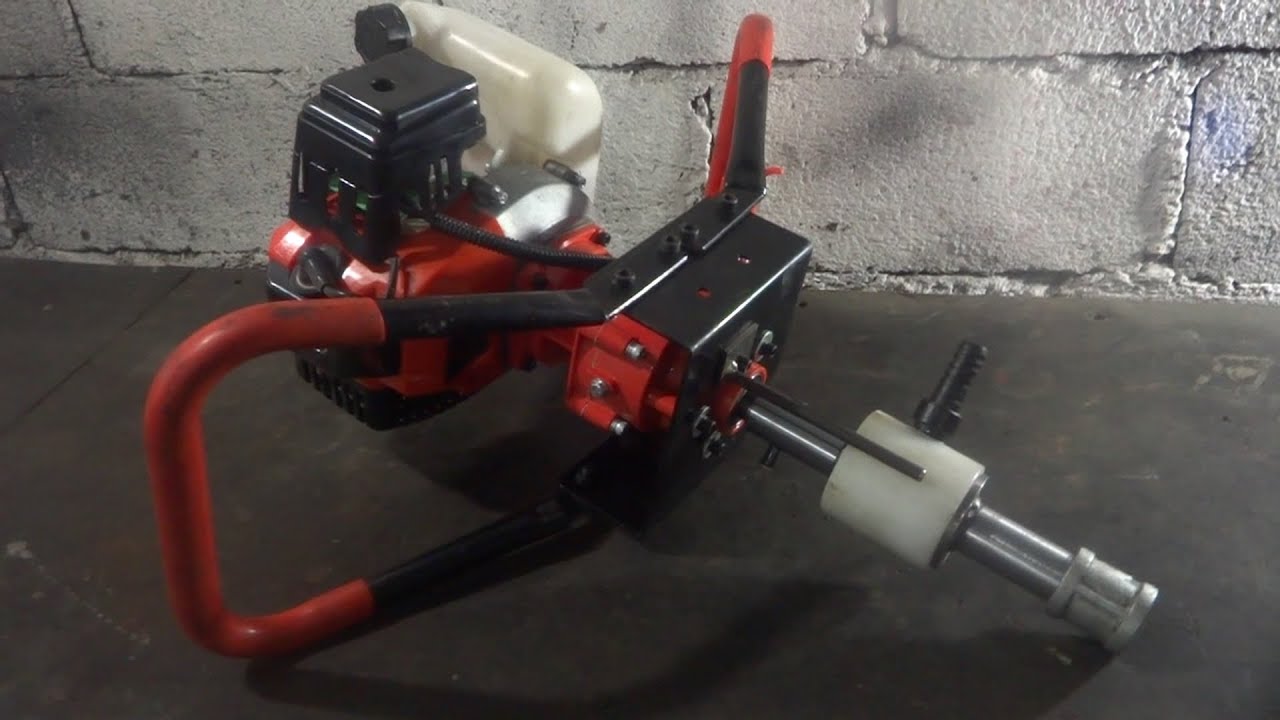 Máquina a gasolina manual com cabeça d'água para furar poço artesiano.