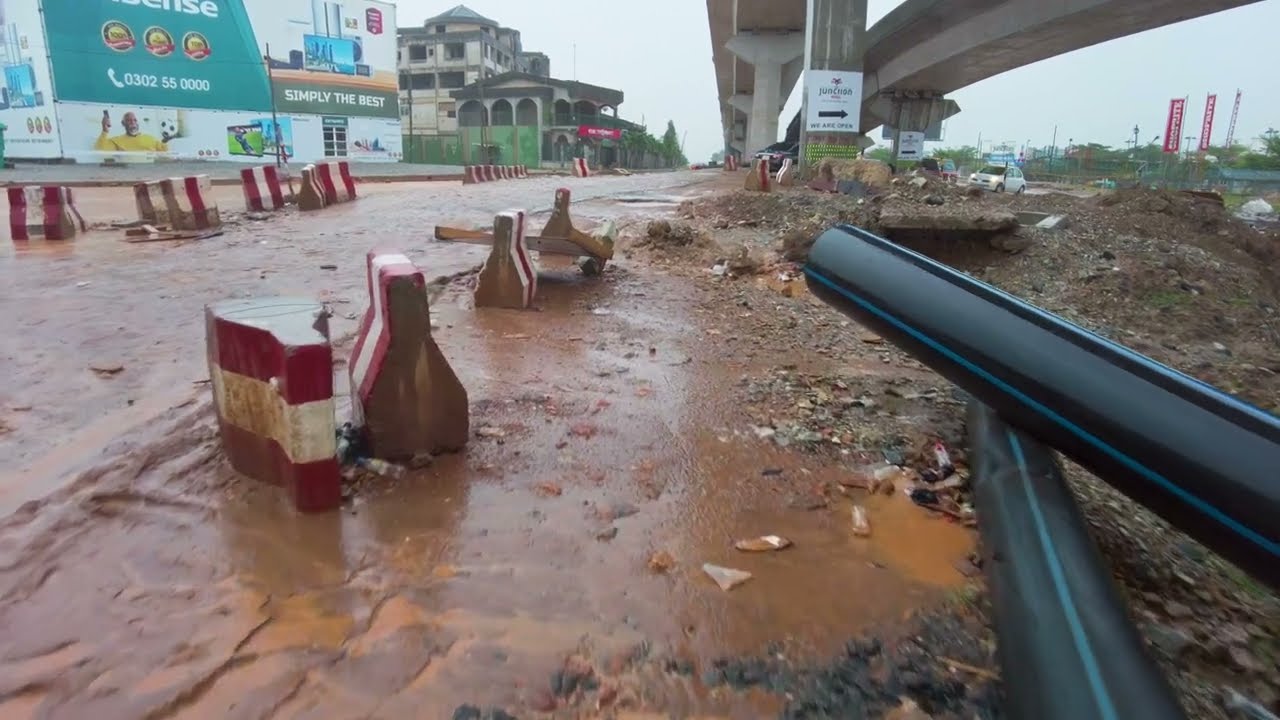 I FELL DOWN IN HEAVY RAIN AFRICA COMMUNITY WALK AND FOOD GHANA ACCRA