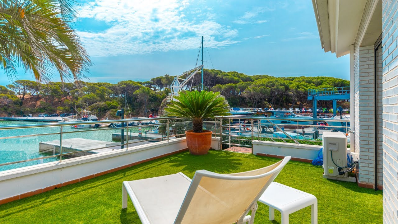 CASA en PLATJA D'ARO con JARDÍN frente al Puerto Deportivo (Ref.1098)