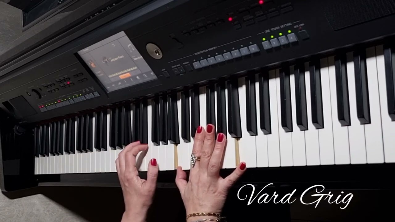 Ծփում է Սևանը~Ծաղիկներ ծաղիկներ💐Hasmik Manaseryan/piano cover Vard Grig
